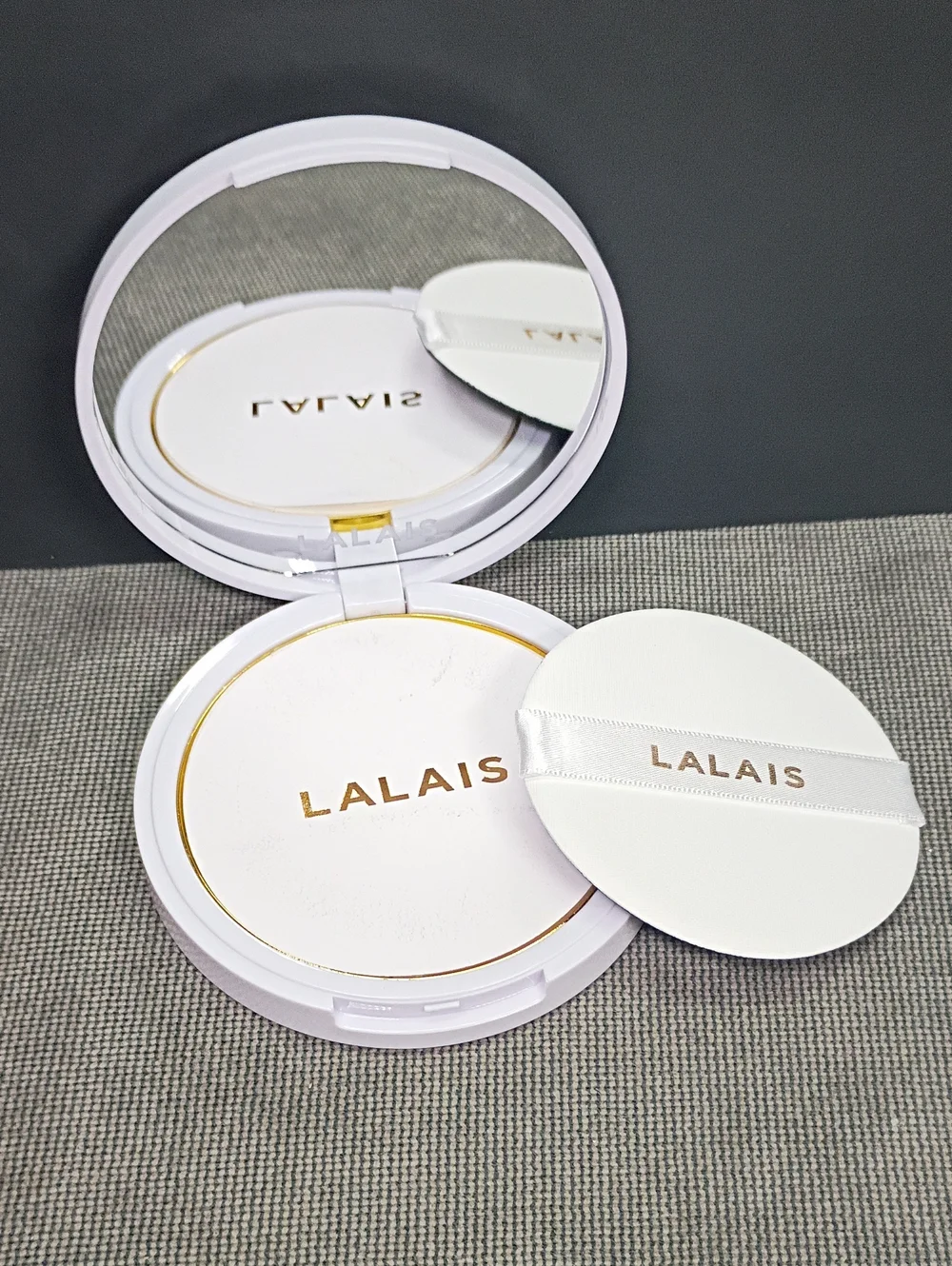 LALAIS The Blotting Compact - New - No Box